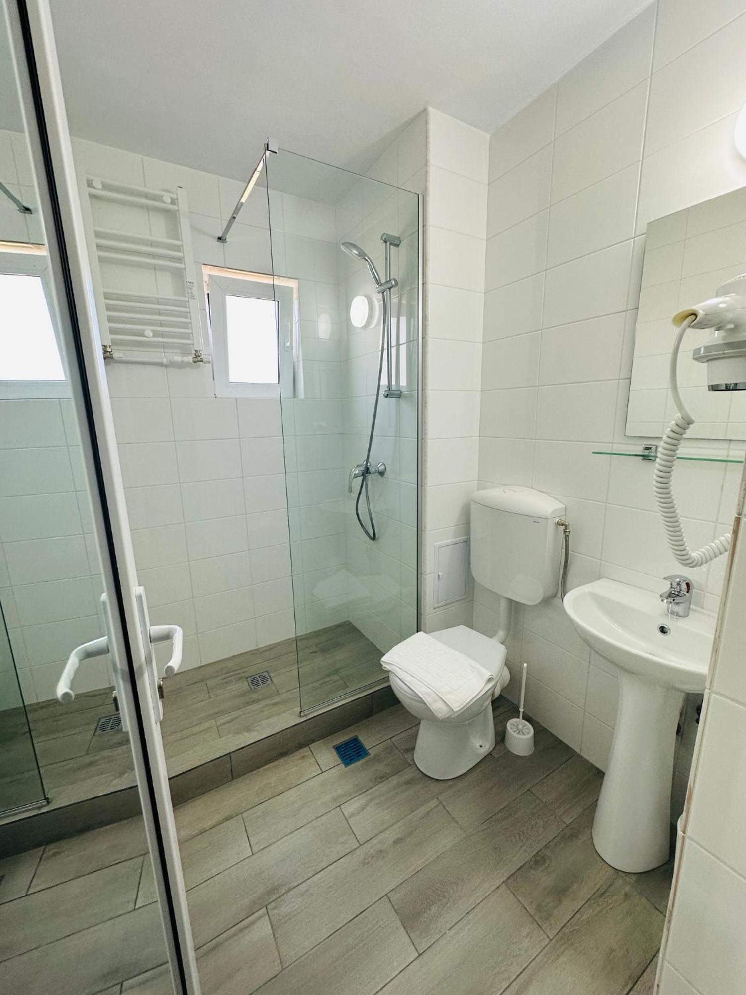 Casa Barina Costinesti Hotel Bagian luar foto